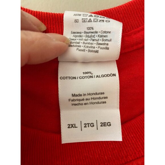 Gildan Ultra Cotton Red Christmas Cow Long Sleeve T-Shirt 2XL - Picture 4 of 8